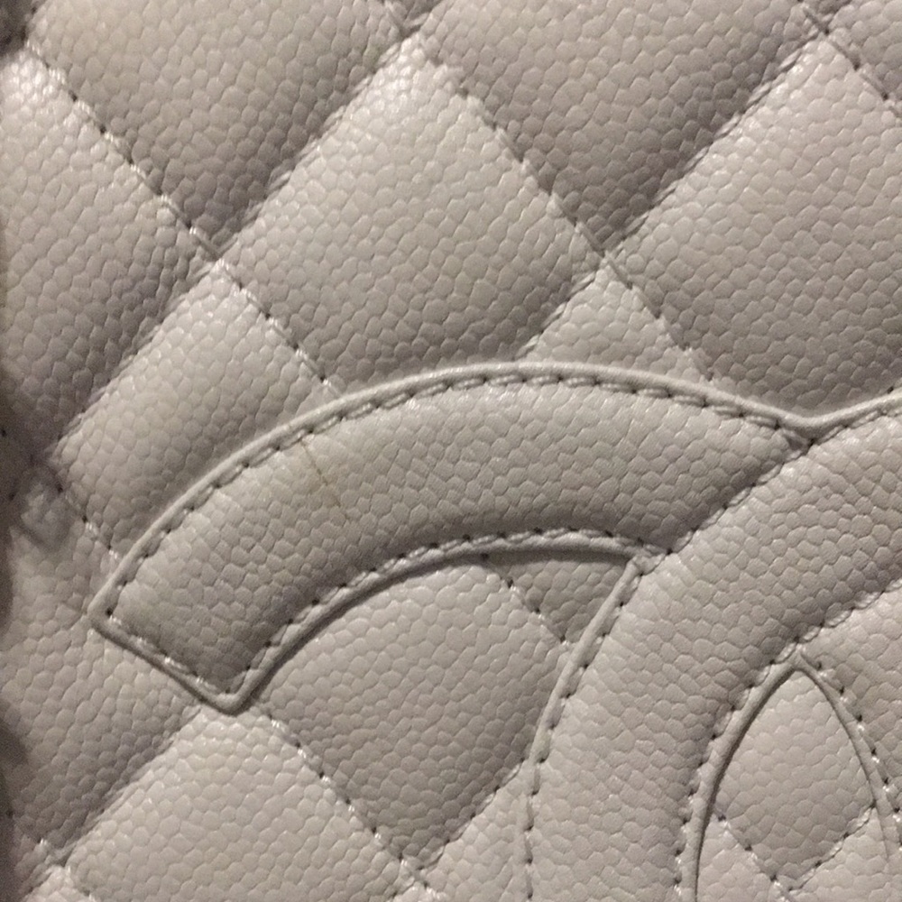 Chanel - Picture 4 of 6
